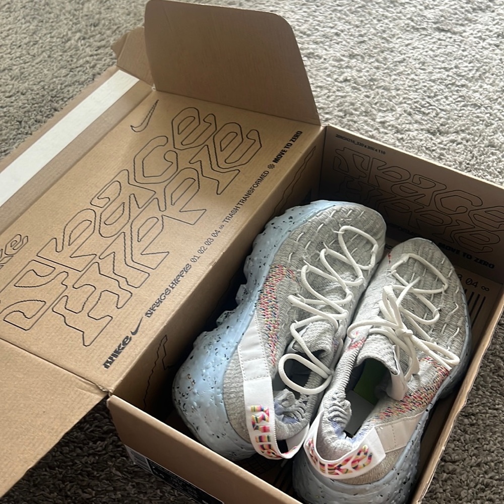 Nike space hippie sneakers women’s 7